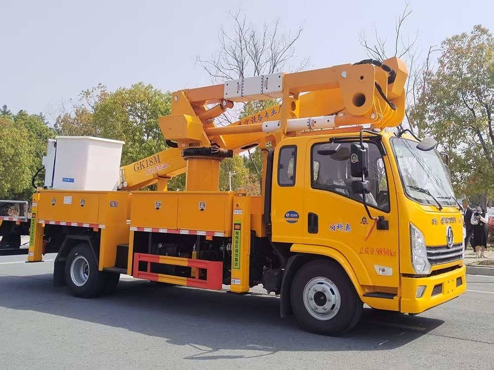 陕汽绝缘臂高空作业车