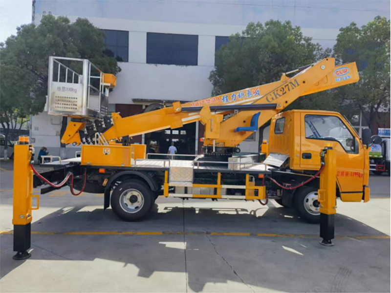 江铃顺达27米型高空作业车