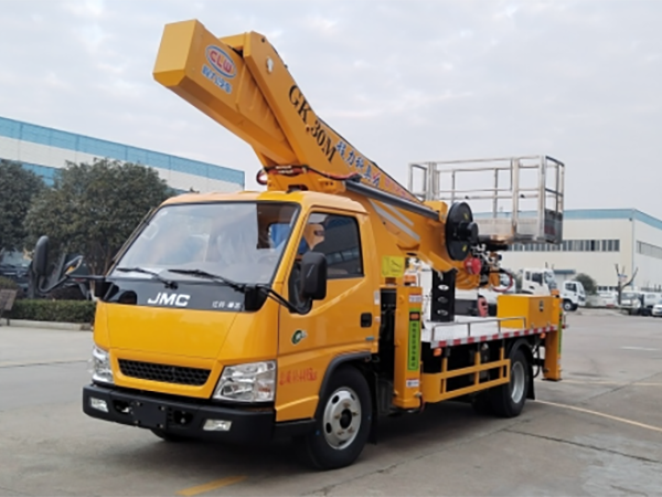 江铃顺达黑脸30米型高空作业车