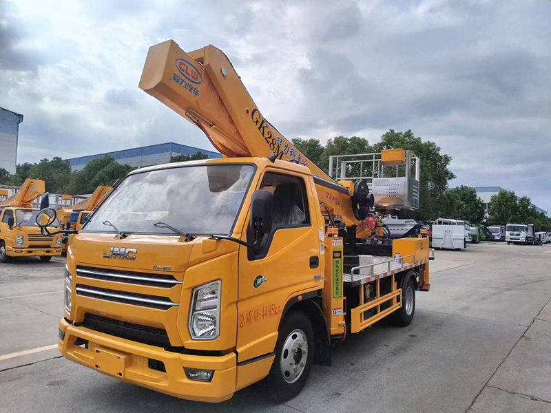 江铃顺达宽体28米型高空作业车